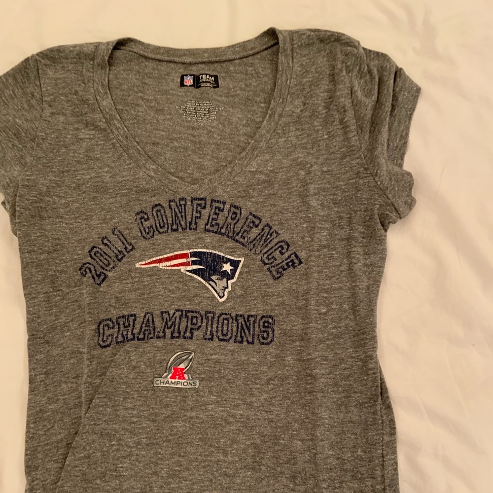 Patriots v- neck